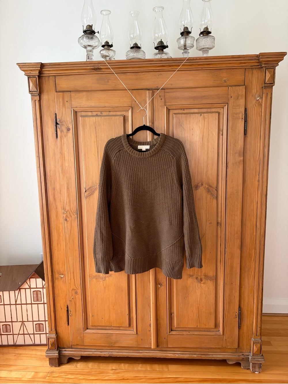Women’s Chunky Olive Crewneck Sweater with Removable Cowl